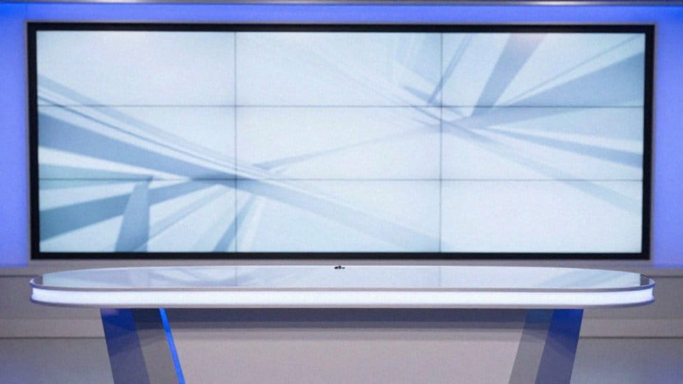 Jak retoryka Tuska wpływa na TVP Info?
