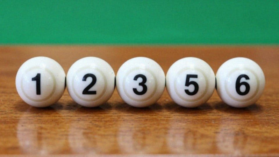 Dlaczego taka kombinacja rzadko występuje w Lotto?