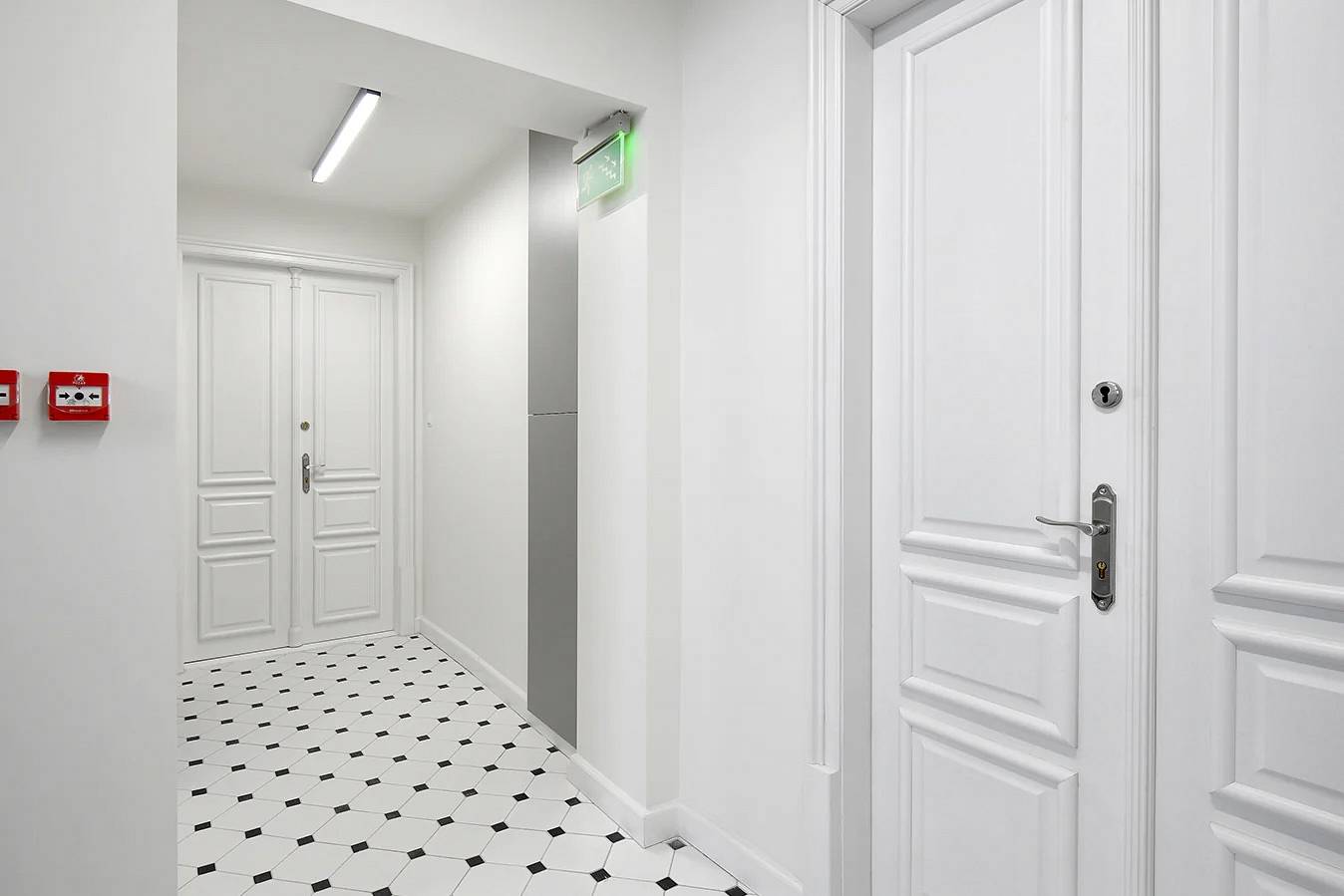 Drzwi wejściowe do apartamentu w kamienicy – jak wybrać odpowiednie?