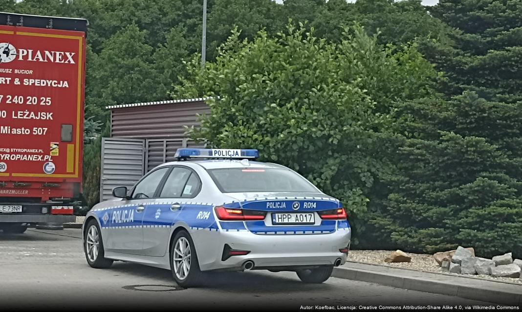 Policjantki promują wstąpienie do Policji wśród uczniów klas mundurowych w Gdańsku